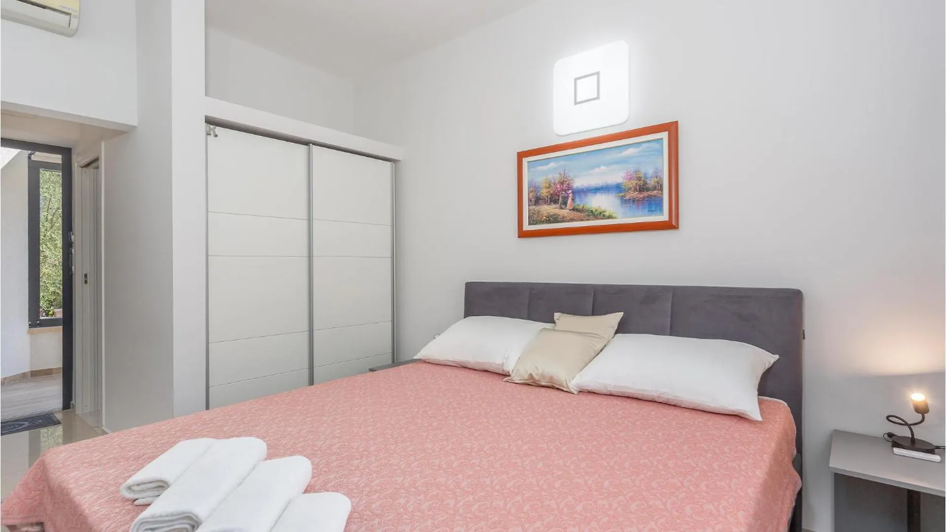 Beautiful Apartment In Malinska With Kitchen