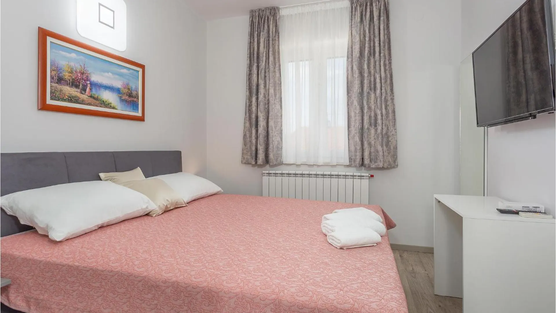 Beautiful Apartment In Malinska With Kitchen