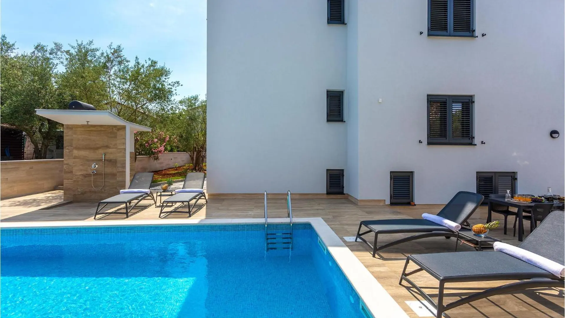Beautiful Apartment In Malinska With Kitchen Croatia
