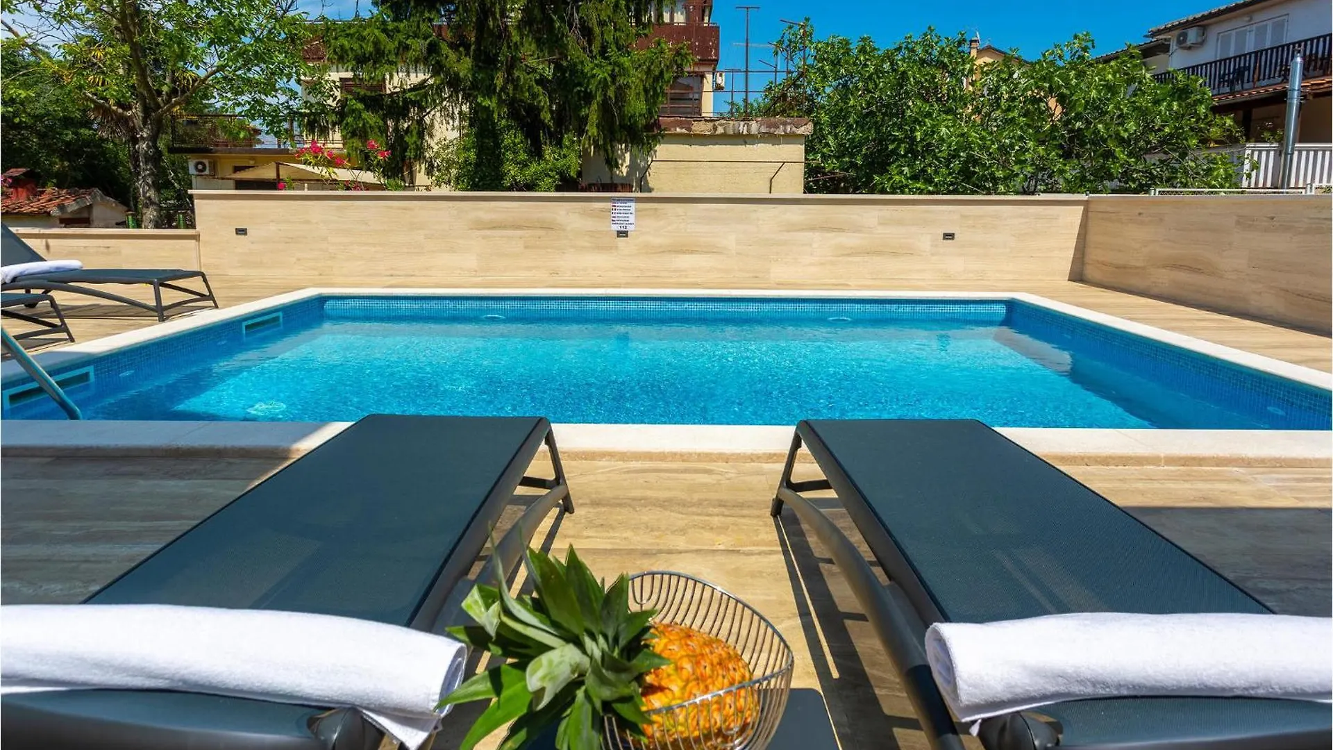 Beautiful Apartment In Malinska With Kitchen
